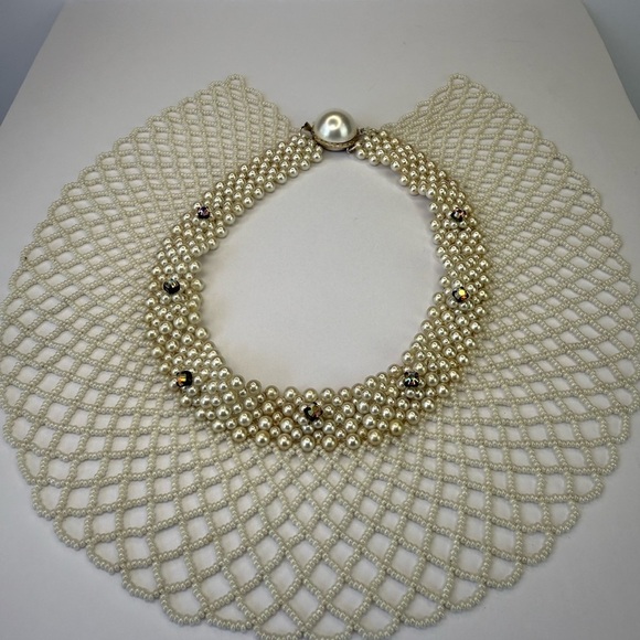1950s faux pearl bib necklace - Picture 7 of 7